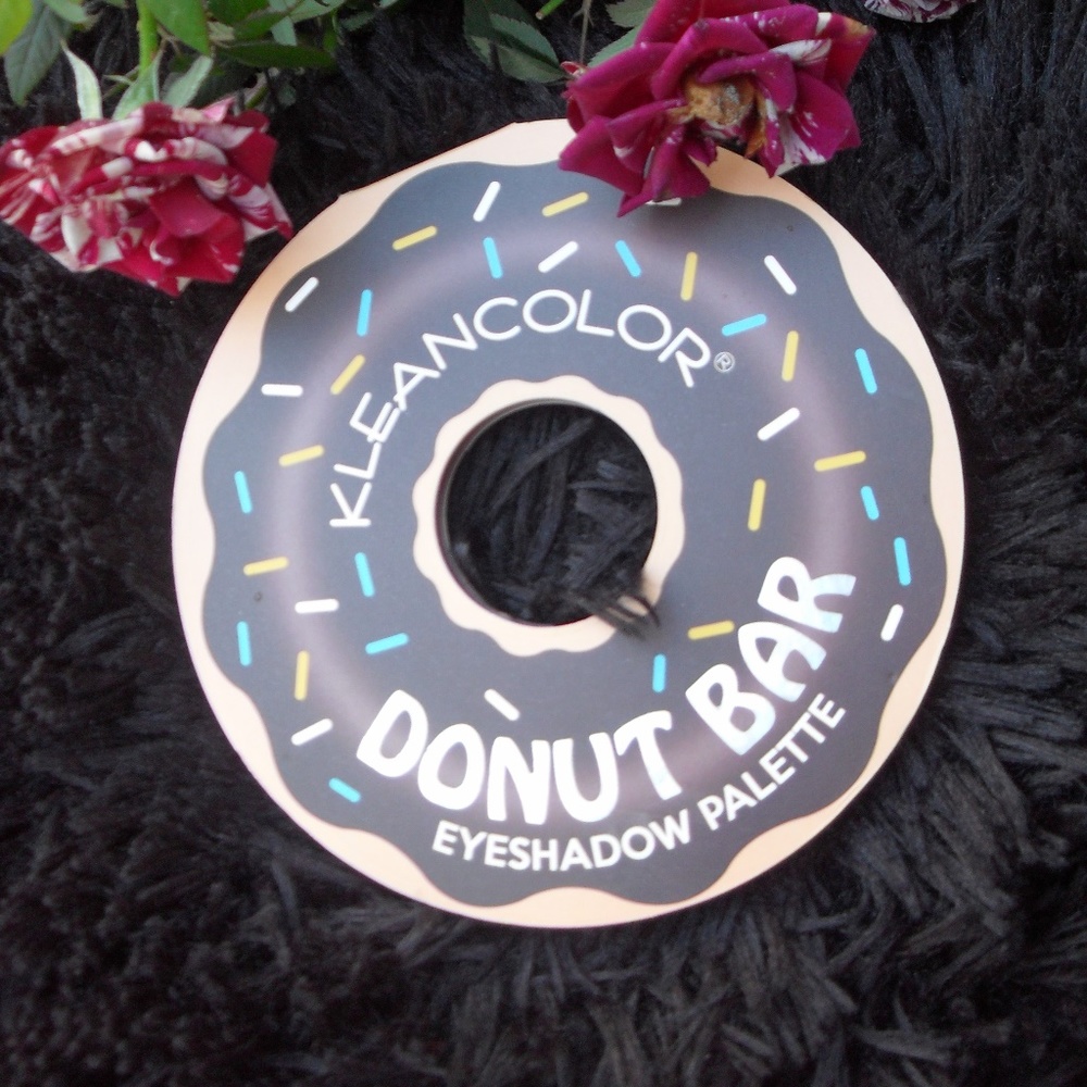 KLEANCOLOR DONUT BAR EYESHADOW PALETTE